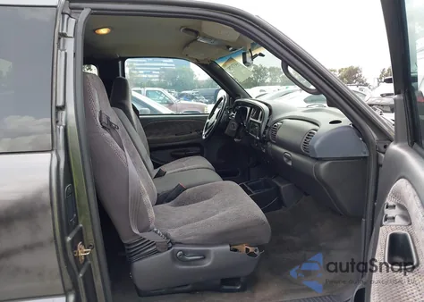 2001 Dodge Ram 1500 St z USA, uszkodzony, nr VIN 3B7HC13Z81G804151